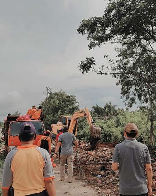 Kerja Bakti Penumpukan Sampah di Cilampang Unyur