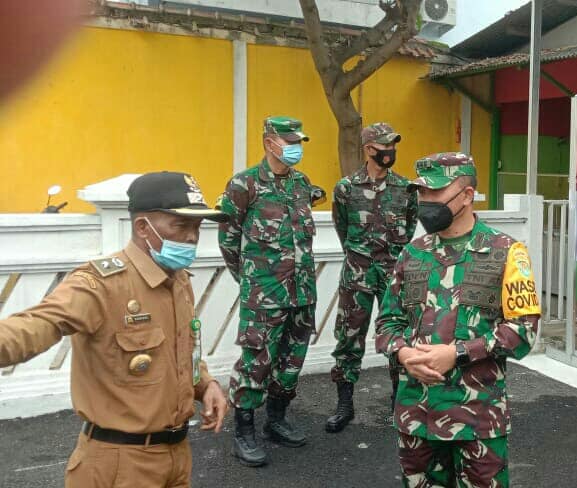 Kunjungan Aspers Utusan Panglima TNI ke Kantor Kelurahan Serang