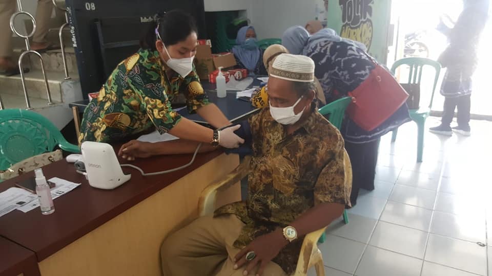 Kelurahan Cipare mengadakan Kegiatan Vaksinasi Covid-19 Lansia