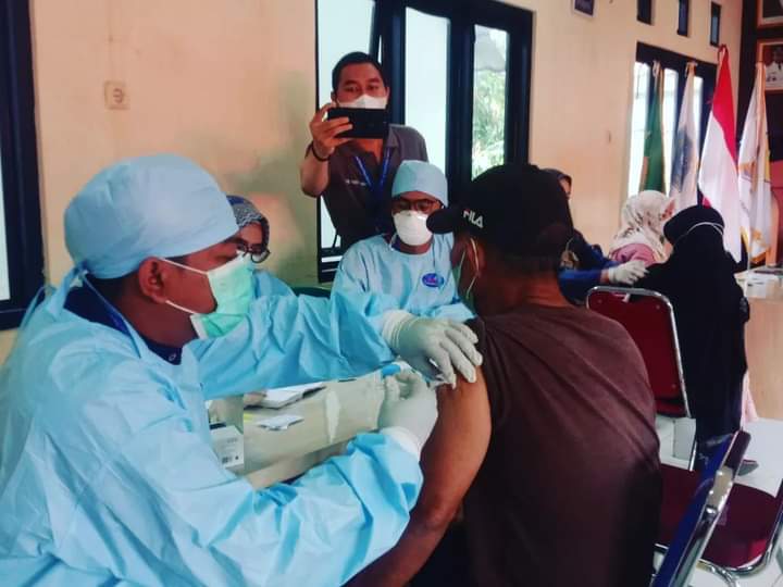 Kegiatan Vaksinasi Lansia Dosis Ke 2 di Kecamatan Serang