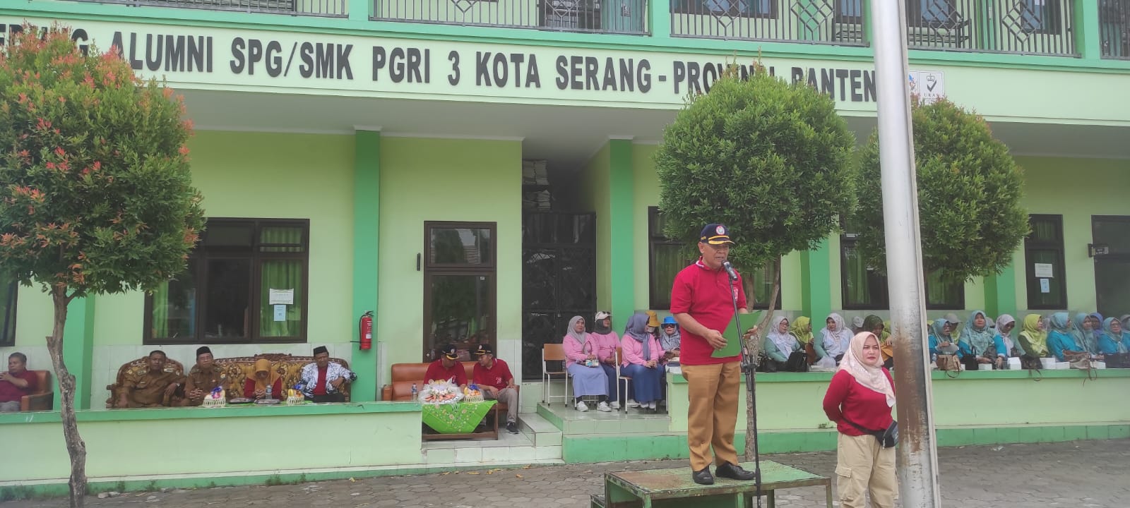 Kegiatan Camat Serang Menghadiri Acara Ulang tahun PGRI yang ke 79