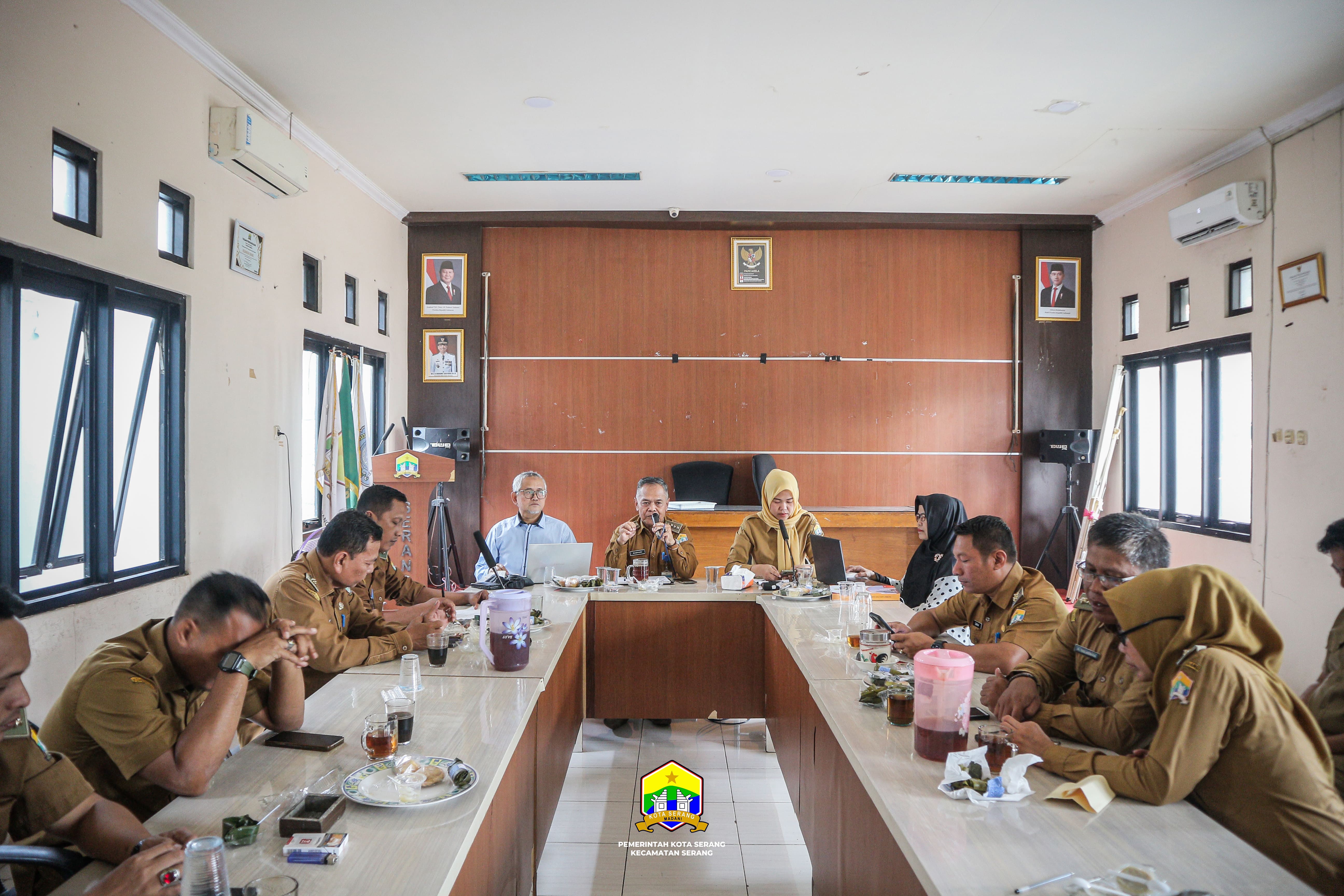 BRIEFING MINGGUAN DI KECAMATAN SERANG