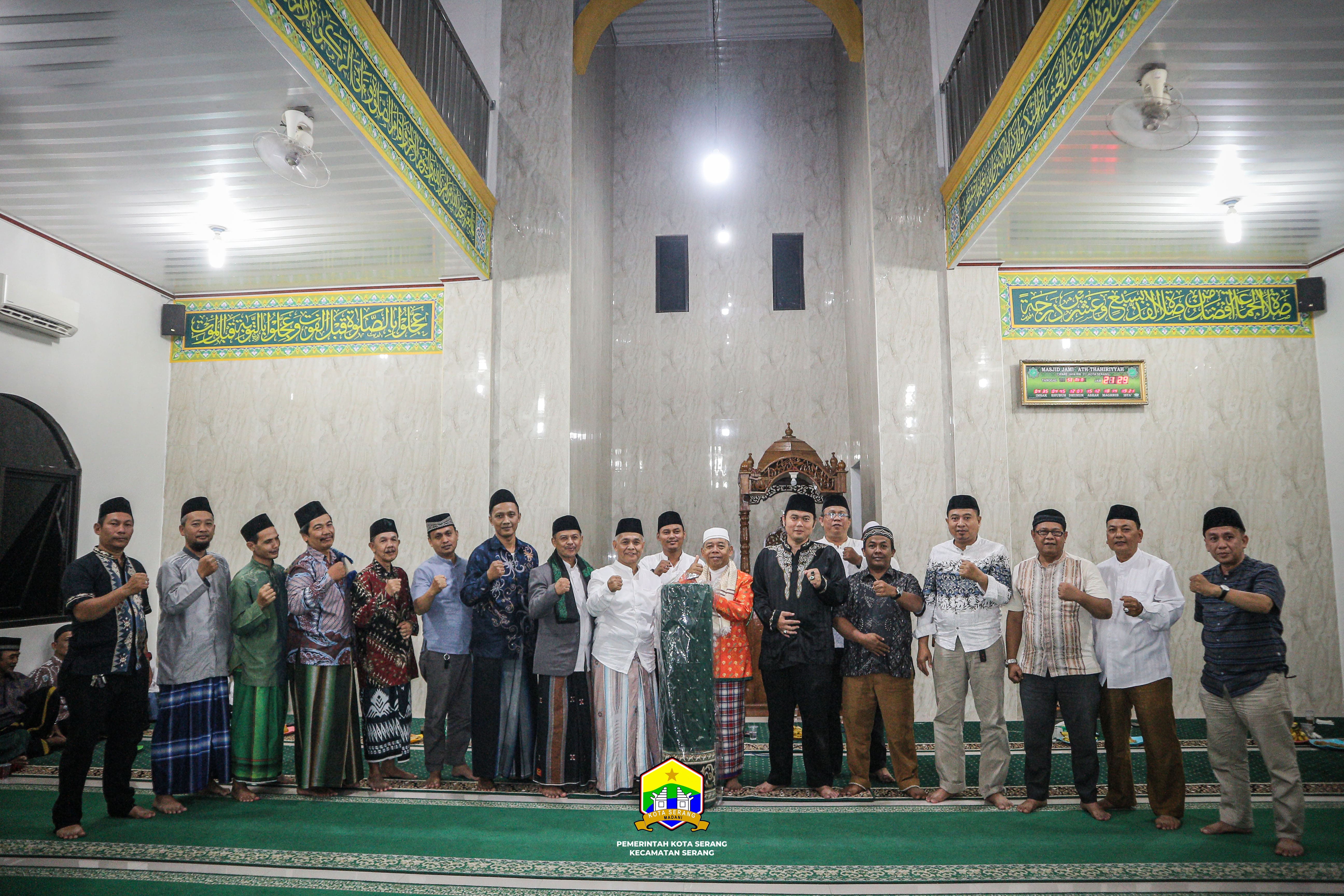 KEGIATAN TARAWIH BERKUNJUNG DI MASJID AT-THAHIRIYYAH RT 02/21 KELURAHAN CIPARE