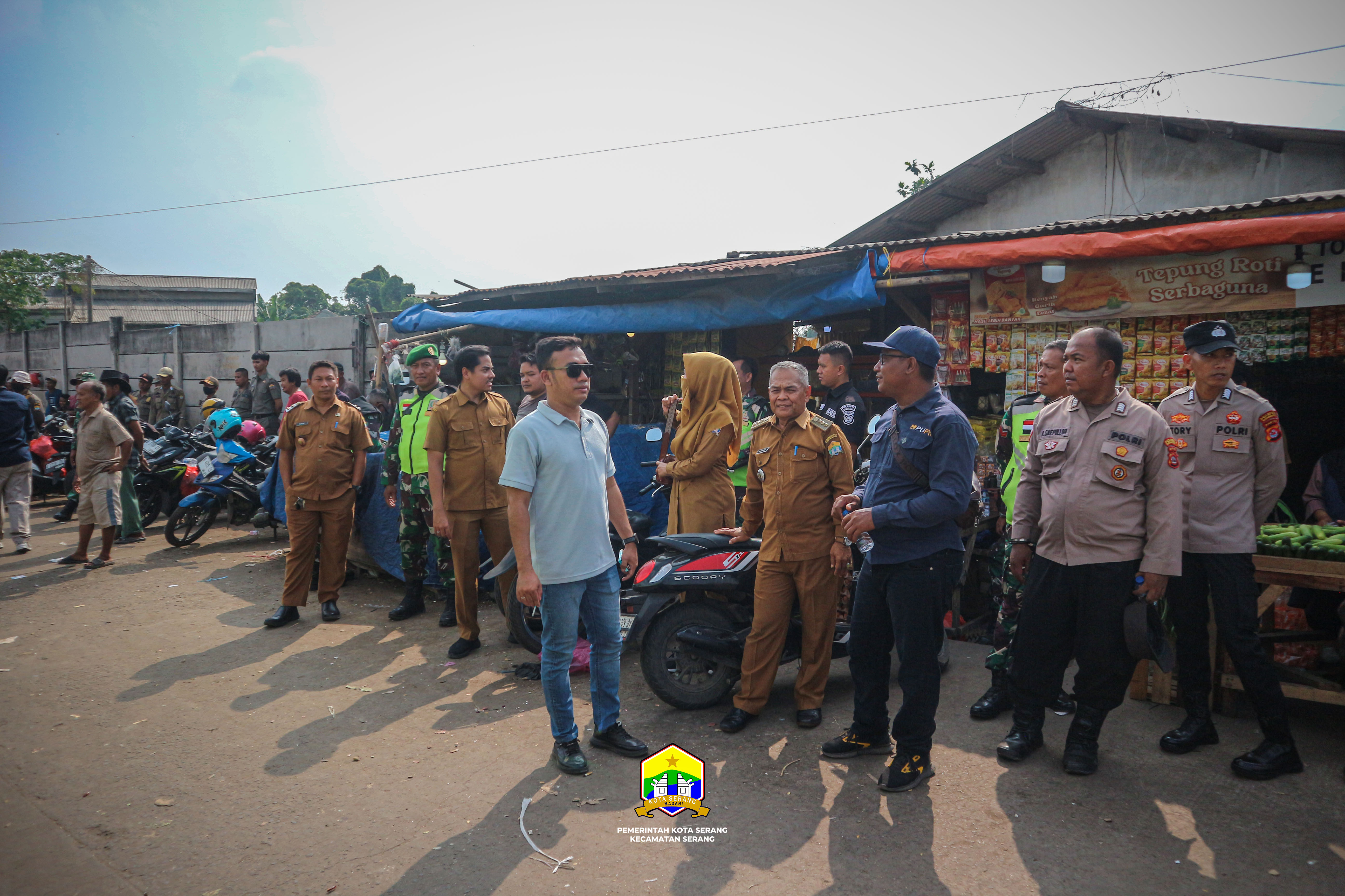 KEGIATAN PENERTIBAN PEDAGANG DI LUAR KAWASAN PASAR RAU - SELASA, 29 JULI 2025