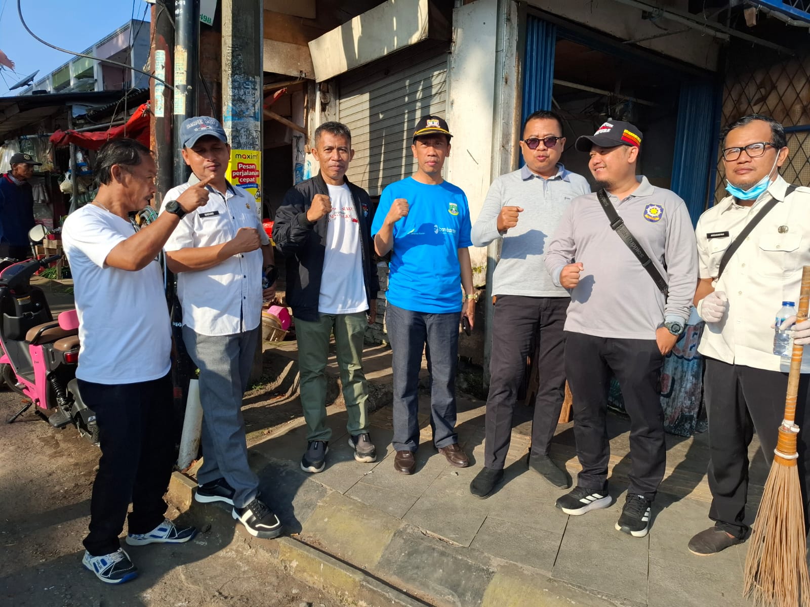 KEGIATAN BERSIH-BERSIH DI KAWASAN TAMAN SARI DALAM RANGKA MEMPERINGATI HARI AIR SEDUNIA - RABU, 13 MEI 2026